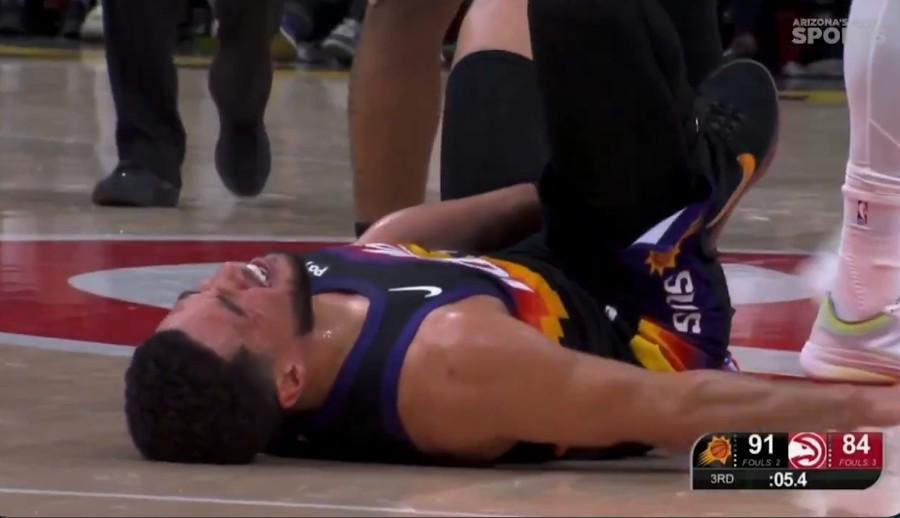 天天斗地主-雪上加霜，布克90度崴脚伤退太阳一场伤俩主力，离场前三节就得31分